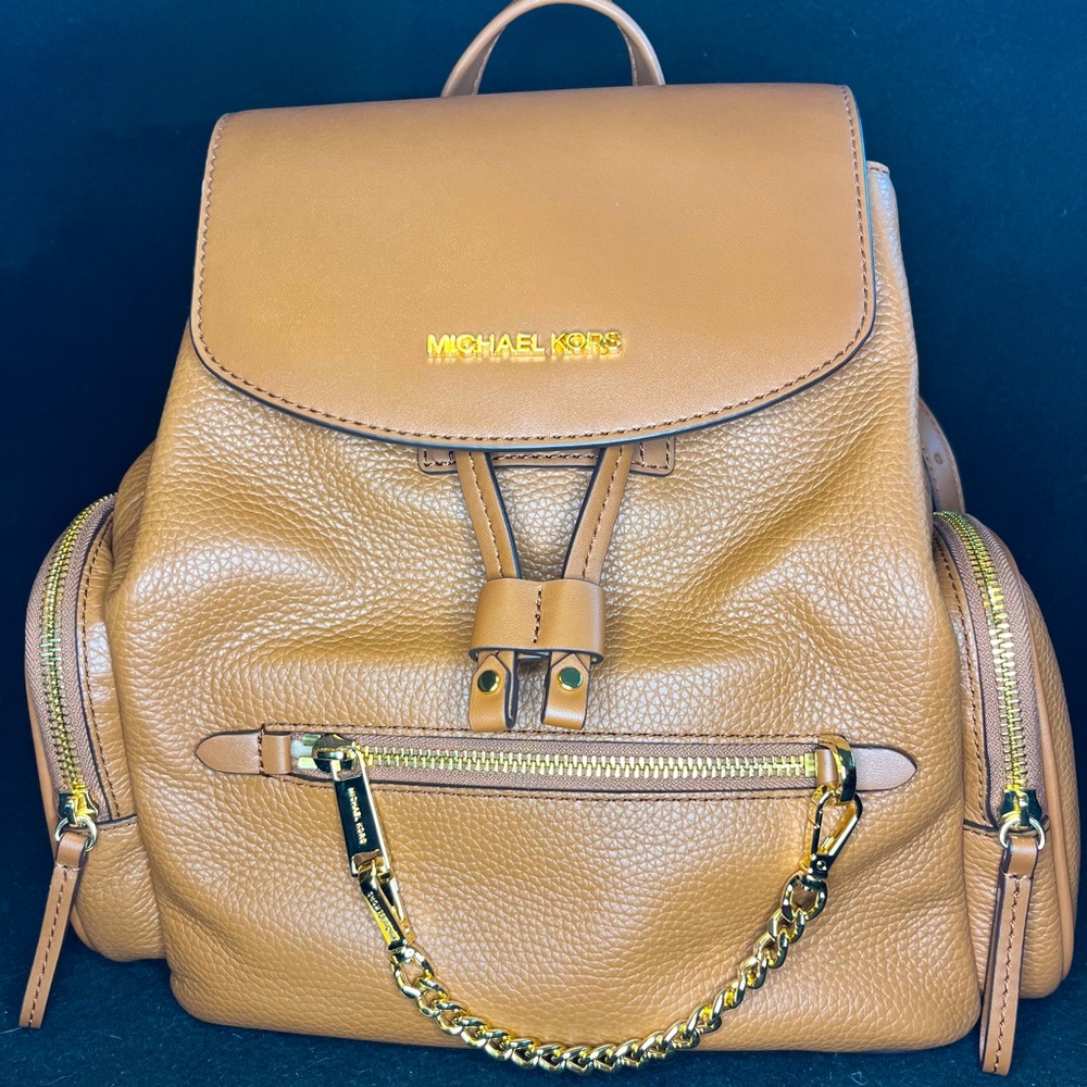 MK Jet Set Medium Pebbled Leather Backpack
